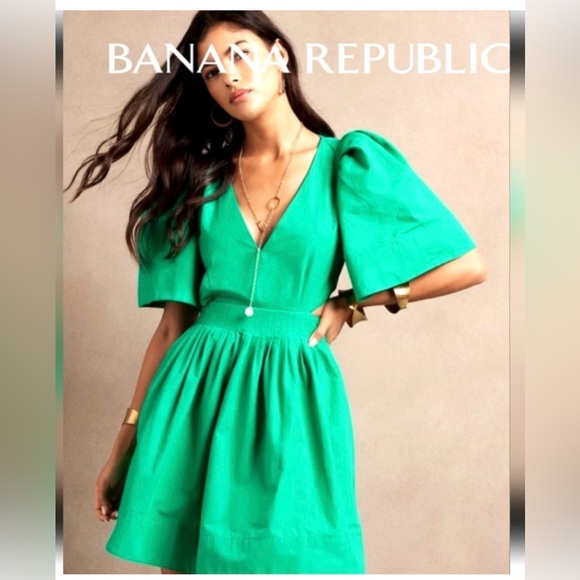 Banana Republic Dresses & Skirts - Banana Republic Vibrant Green Mini Dress